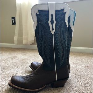 Ariat women’s cowboy boots brand new size 8.5